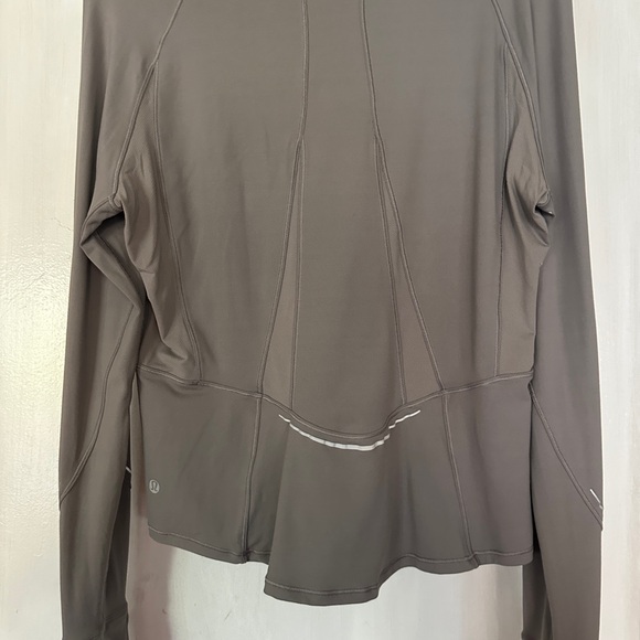 lululemon Long-Sleeve Shirt - Picture 6 of 9
